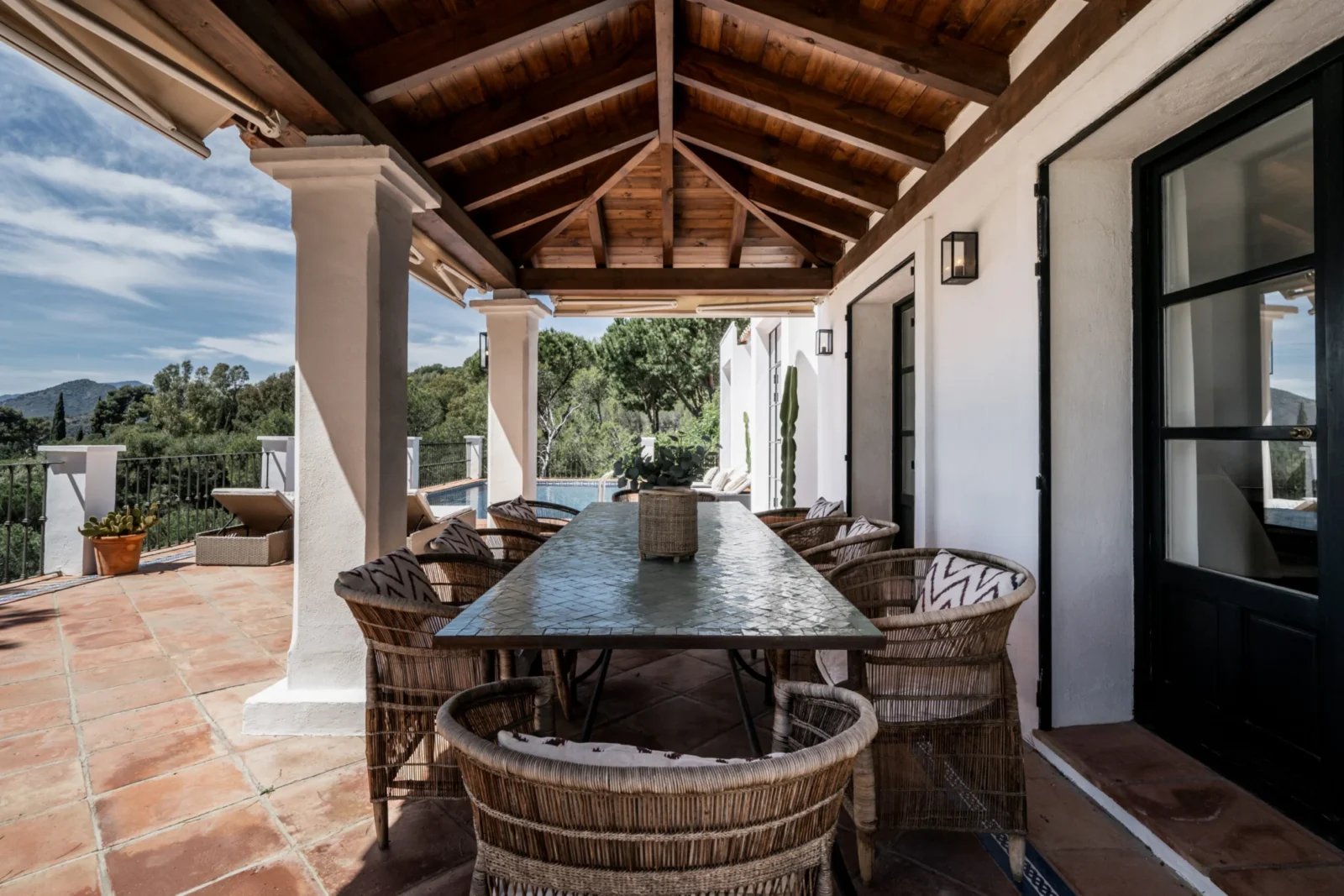 Elegant Cortijo-Style Villa with Sea Views for Sale in El Madroñal, Benahavís – photo 13