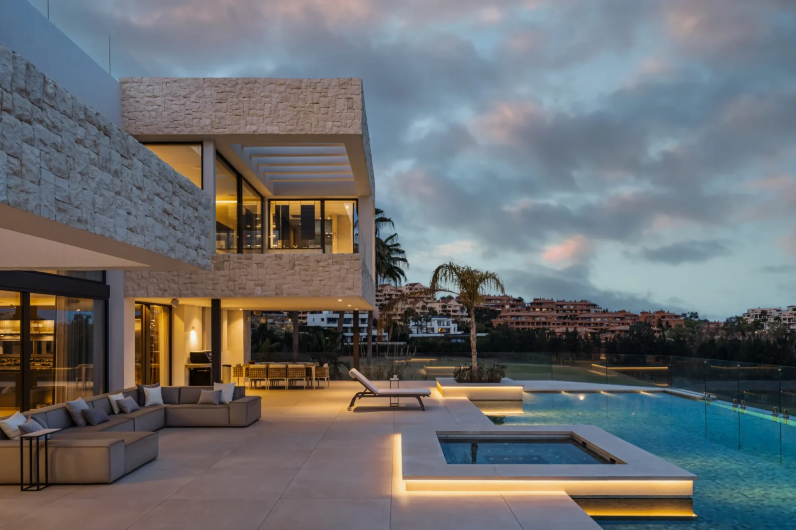 Modern 4-Bedroom Luxury Villa with Panoramic Views for Sale in La Alquería, Benahavís – photo 2