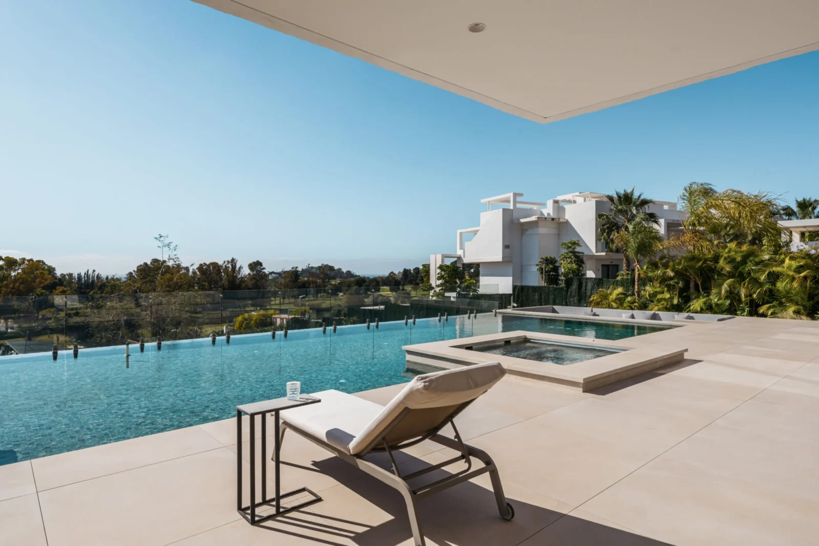 Modern 4-Bedroom Luxury Villa with Panoramic Views for Sale in La Alquería, Benahavís – photo 3