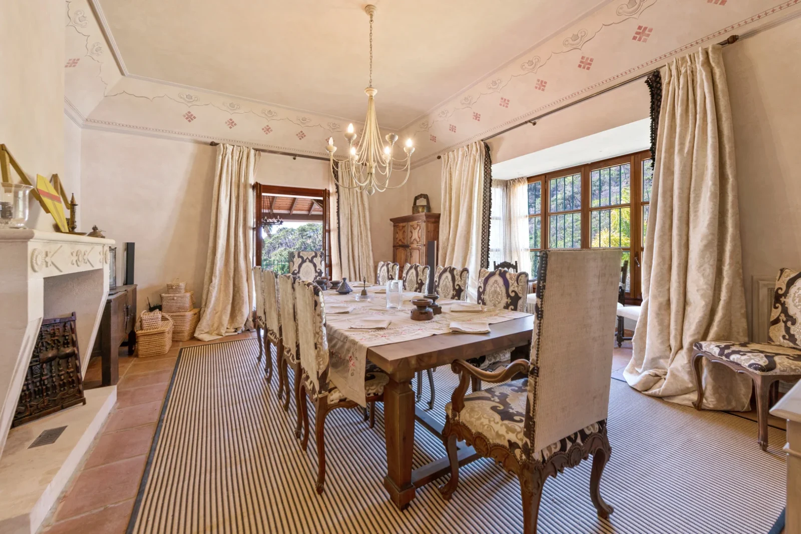 Exceptional Luxury Country Estate for Sale in Estepona – 60 Hectares with Helipad, Spa & Mountain Views – photo 2