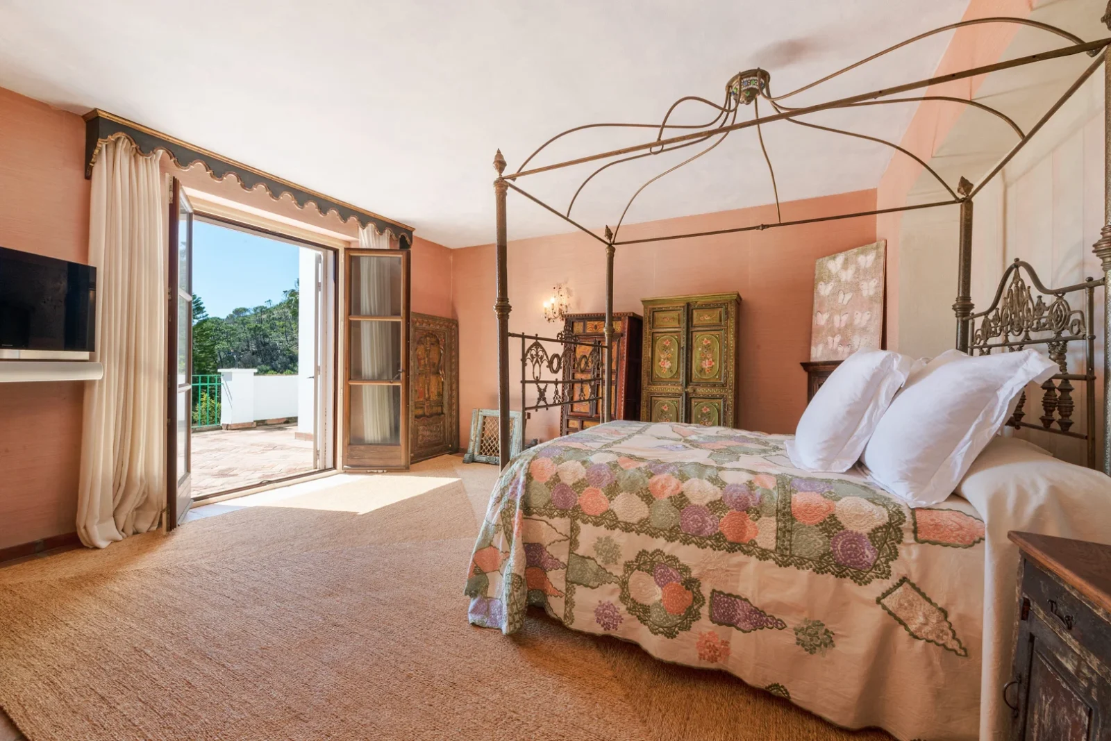 Exceptional Luxury Country Estate for Sale in Estepona – 60 Hectares with Helipad, Spa & Mountain Views – photo 25