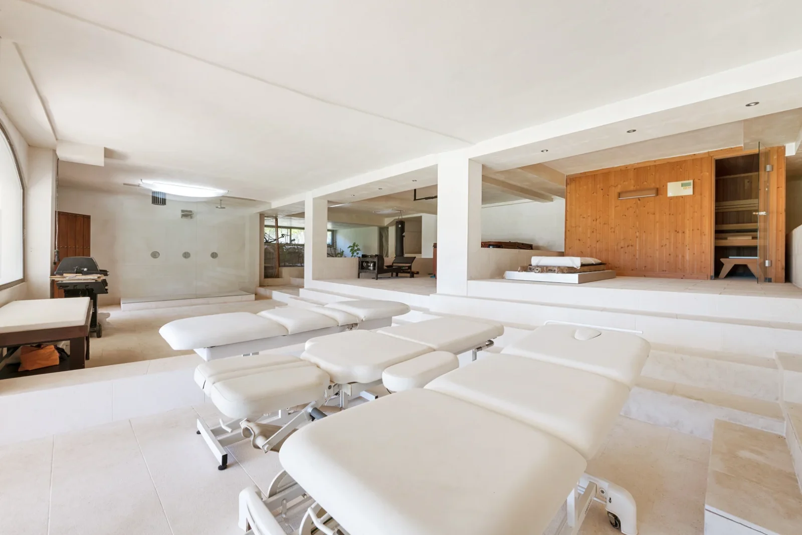 Exceptional Luxury Country Estate for Sale in Estepona – 60 Hectares with Helipad, Spa & Mountain Views – photo 22