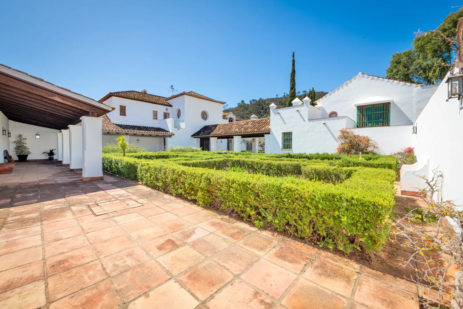 Exceptional Luxury Country Estate for Sale in Estepona – 60 Hectares with Helipad, Spa & Mountain Views – photo 31