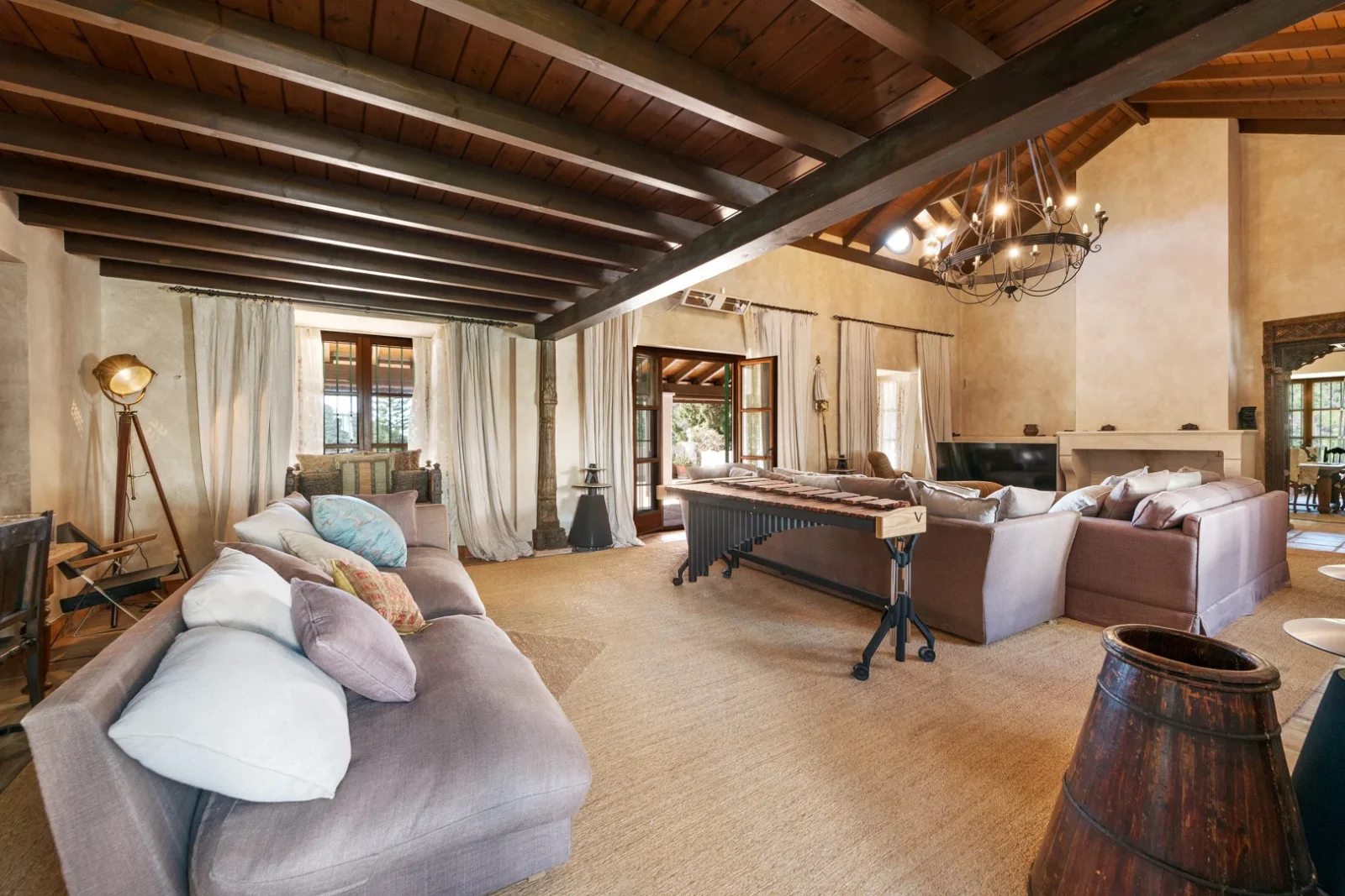 Exceptional Luxury Country Estate for Sale in Estepona – 60 Hectares with Helipad, Spa & Mountain Views – photo 4