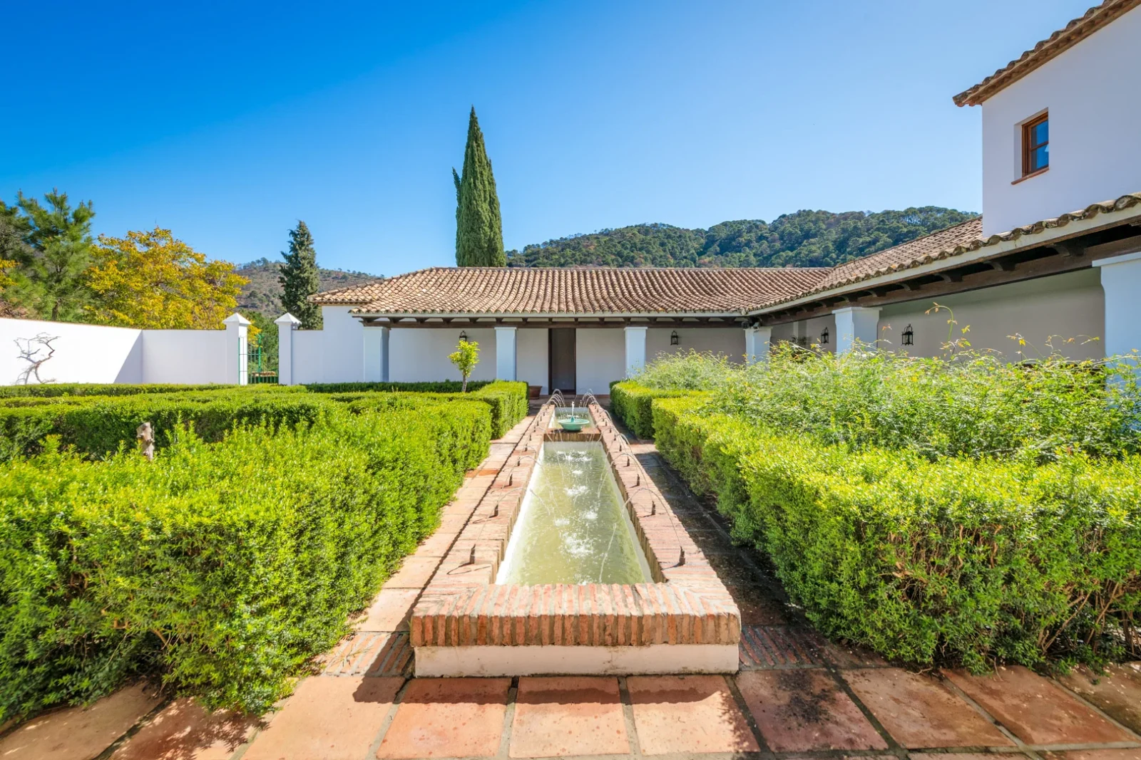 Exceptional Luxury Country Estate for Sale in Estepona – 60 Hectares with Helipad, Spa & Mountain Views – photo 7