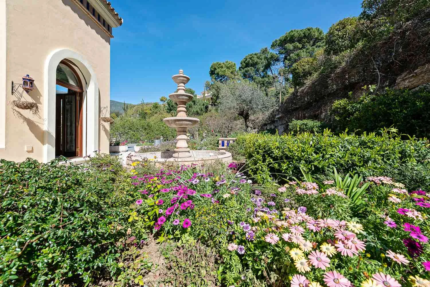 Luxury Villa for Sale in La Zagaleta with Sea Views and Private Rooftop Pool – photo 22