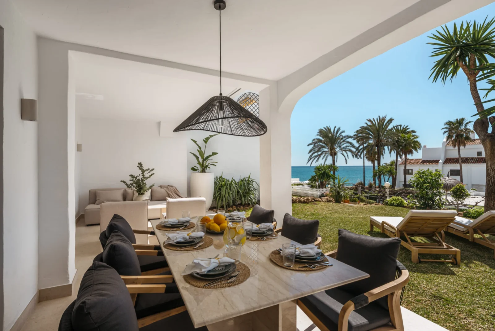 Casa Coral – Frontline Beach Apartment for Sale on Marbella’s Golden Mile – photo 18