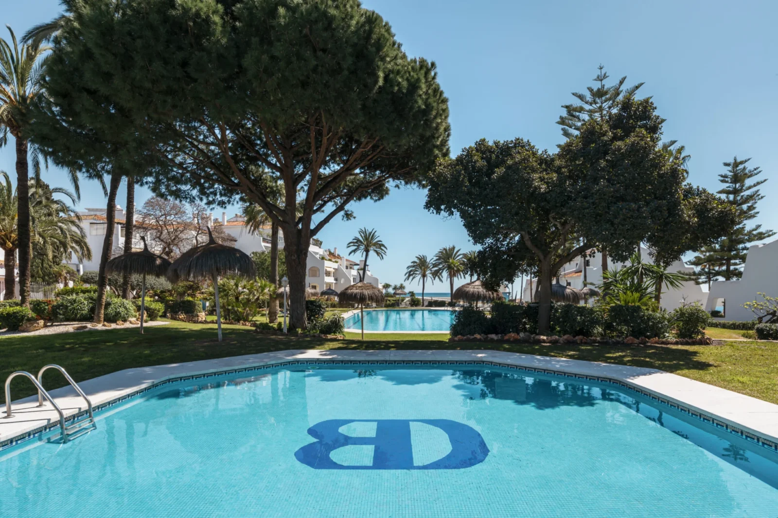 Casa Coral – Frontline Beach Apartment for Sale on Marbella’s Golden Mile – photo 15