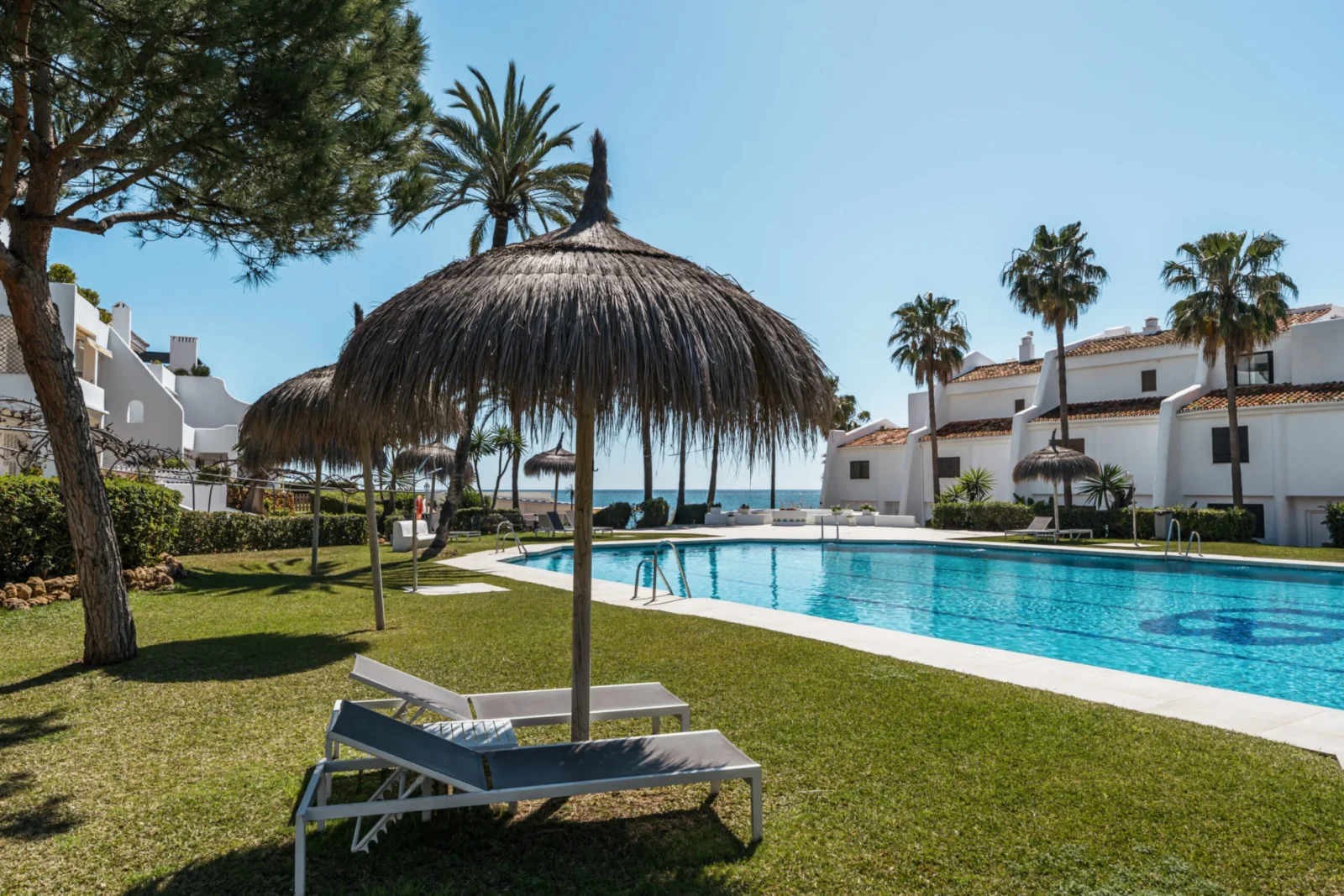 Casa Coral – Frontline Beach Apartment for Sale on Marbella’s Golden Mile – photo 16