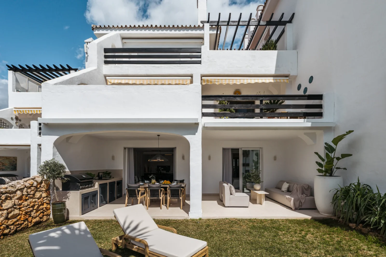Casa Coral – Frontline Beach Apartment for Sale on Marbella’s Golden Mile – photo 2