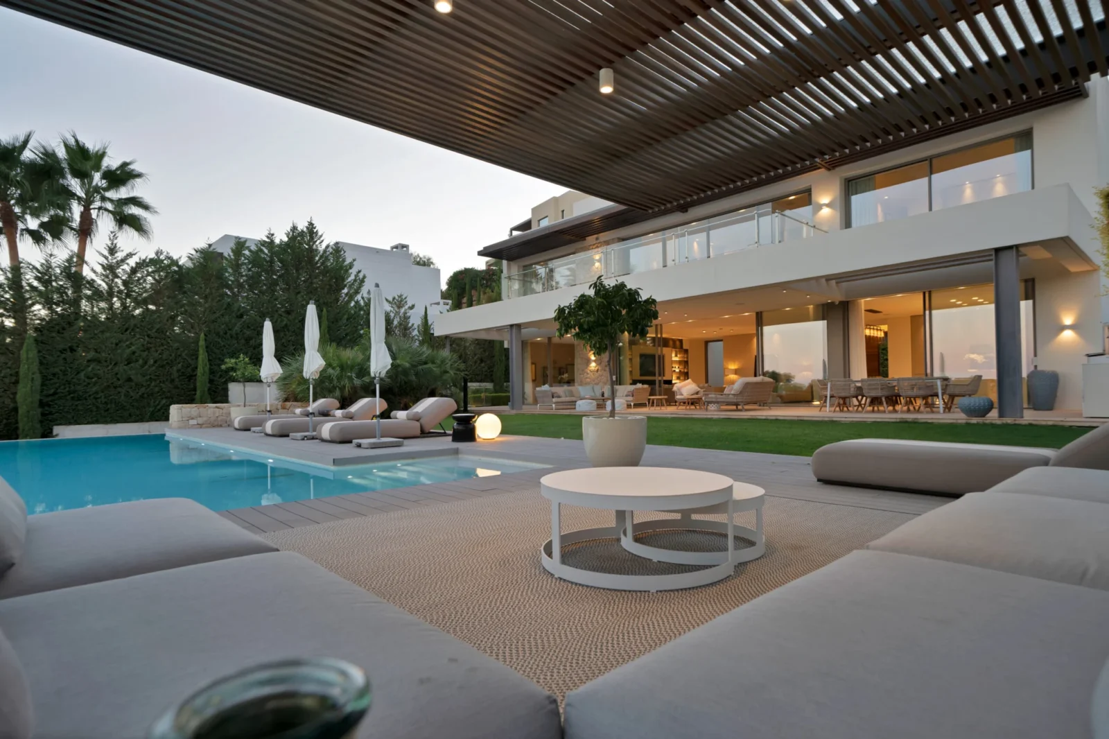 Contemporary Golf-Front Luxury Villa for Sale in Gated Atalaya, Marbella – photo 13