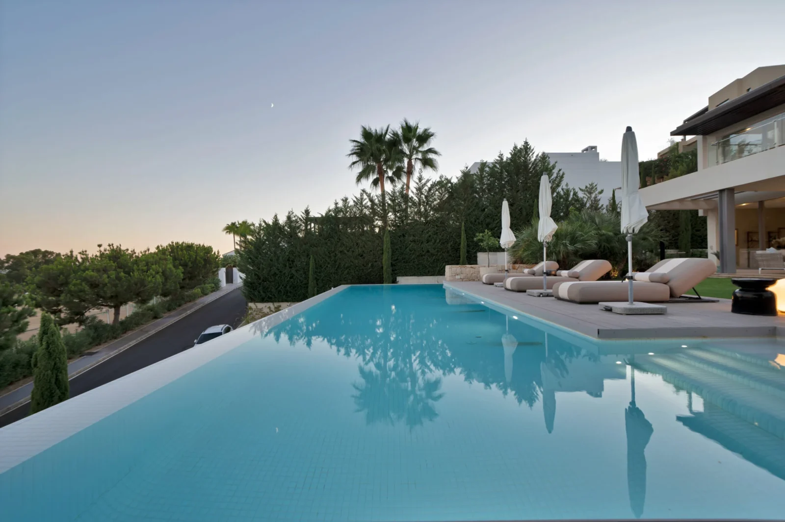 Contemporary Golf-Front Luxury Villa for Sale in Gated Atalaya, Marbella – photo 14