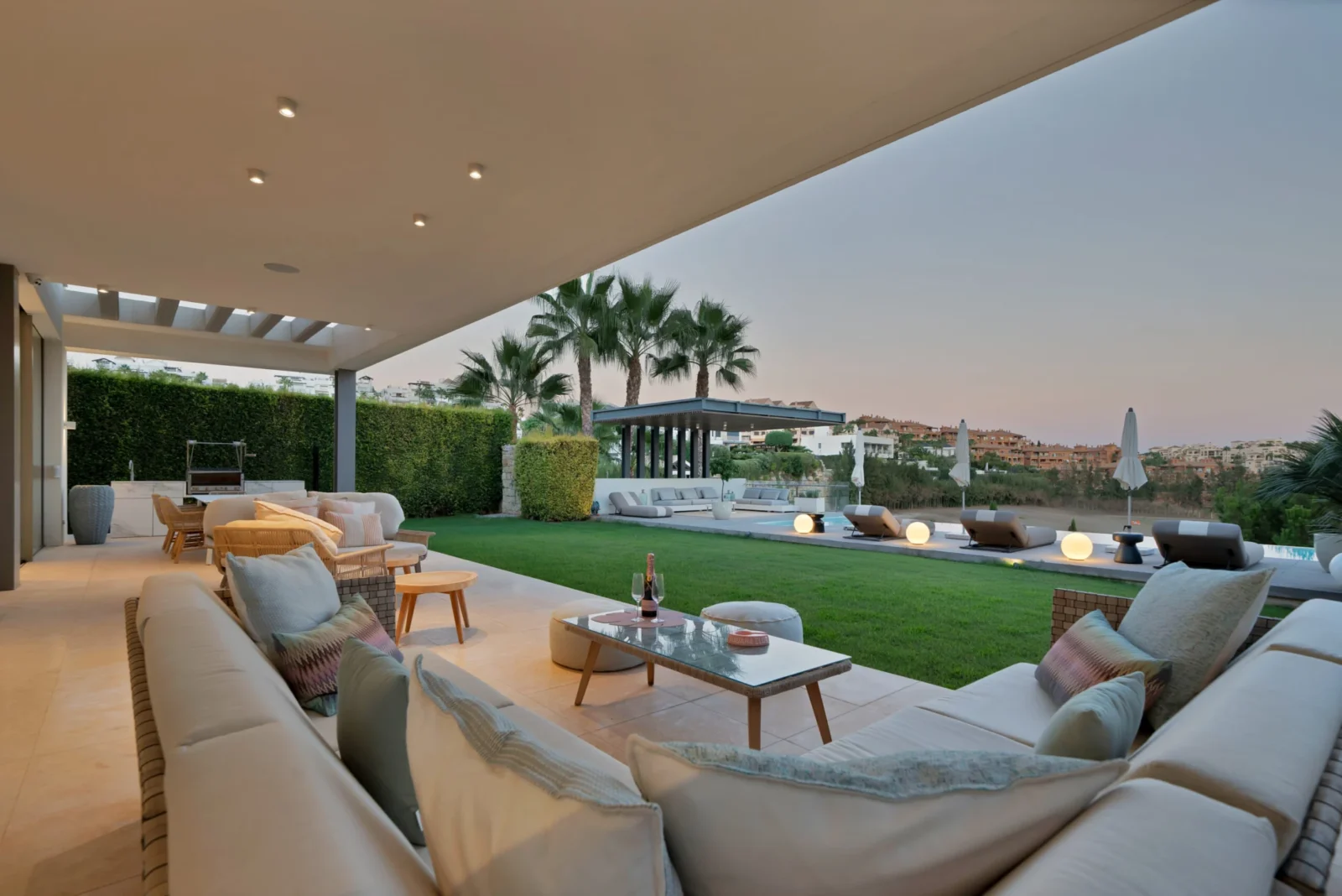Contemporary Golf-Front Luxury Villa for Sale in Gated Atalaya, Marbella – photo 11