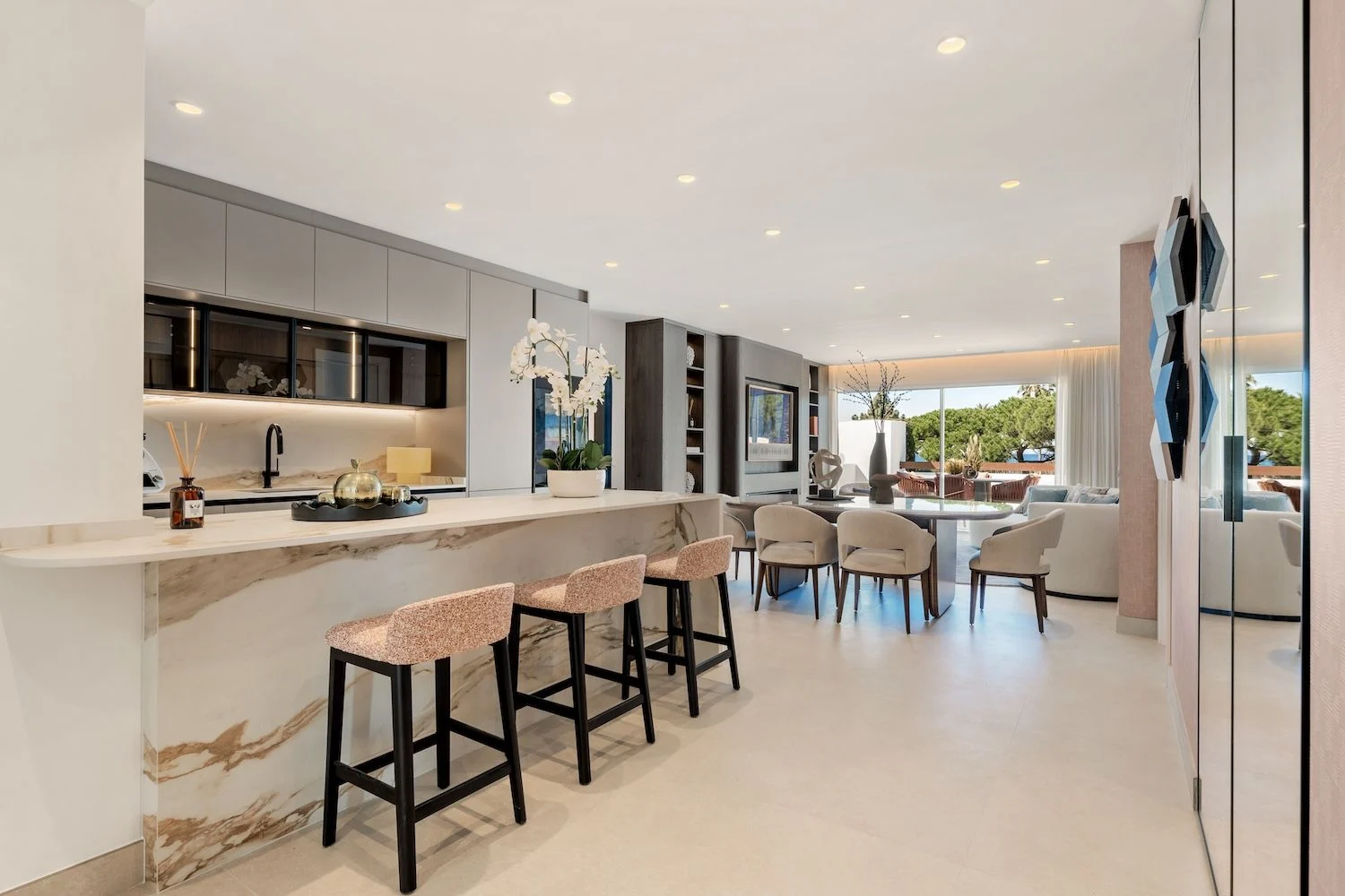 Newly Renovated Luxury Apartment with Sea Views in Los Monteros Palm Beach, Marbella East – photo 23