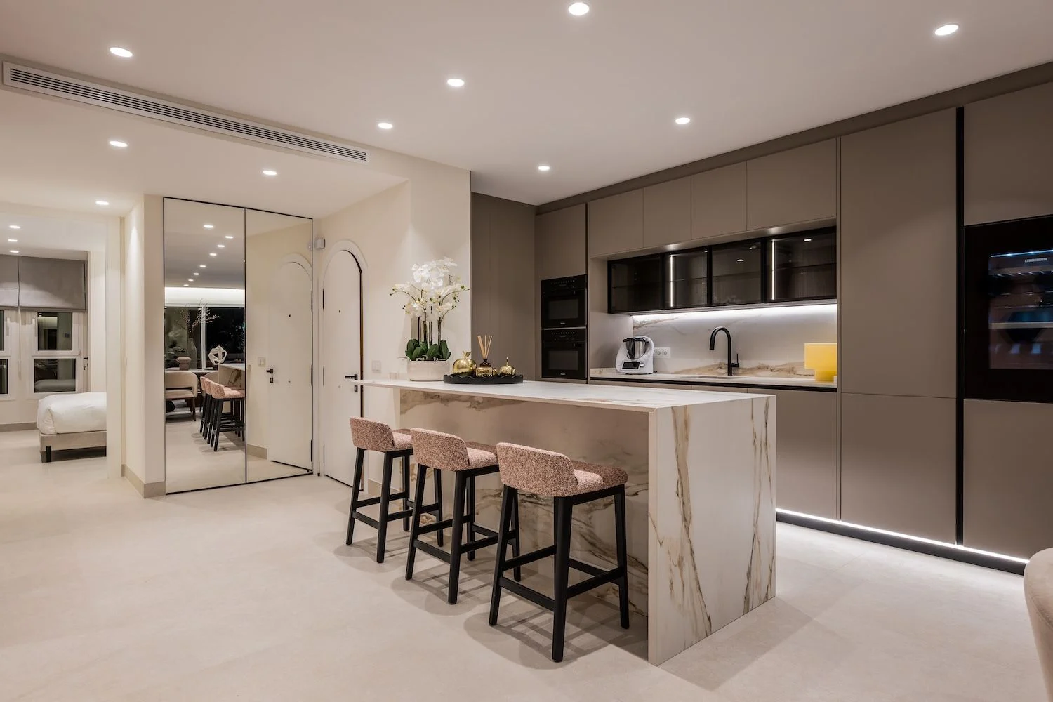 Newly Renovated Luxury Apartment with Sea Views in Los Monteros Palm Beach, Marbella East – photo 9