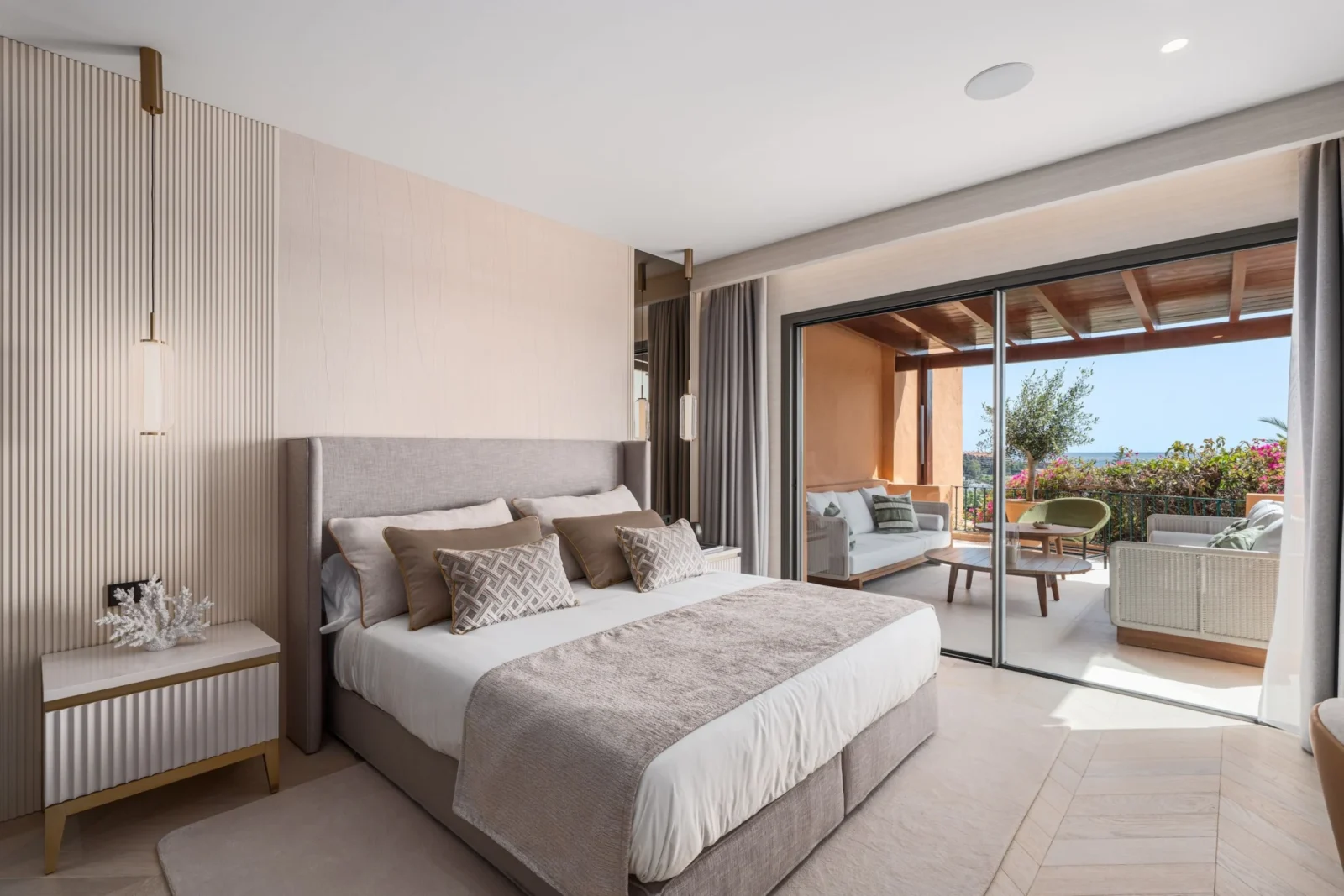 Elegant 4-Bedroom Apartment with Sea Views in Les Belvederes, Nueva Andalucía – photo 18
