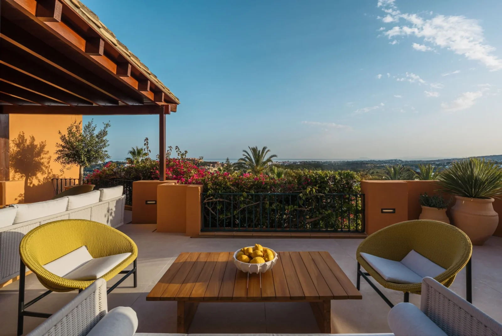 Elegant 4-Bedroom Apartment with Sea Views in Les Belvederes, Nueva Andalucía – photo 22