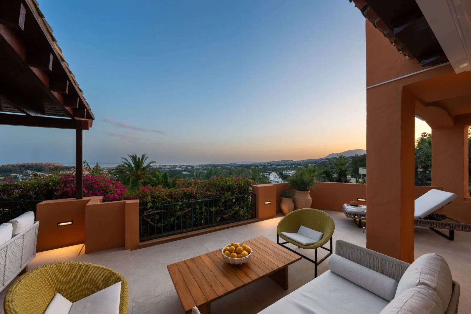 Elegant 4-Bedroom Apartment with Sea Views in Les Belvederes, Nueva Andalucía – photo 28