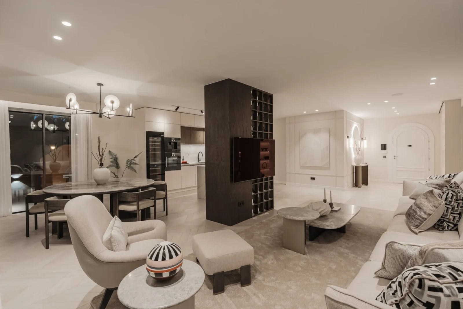 Elegant 4-Bedroom Apartment with Sea Views in Les Belvederes, Nueva Andalucía – photo 9