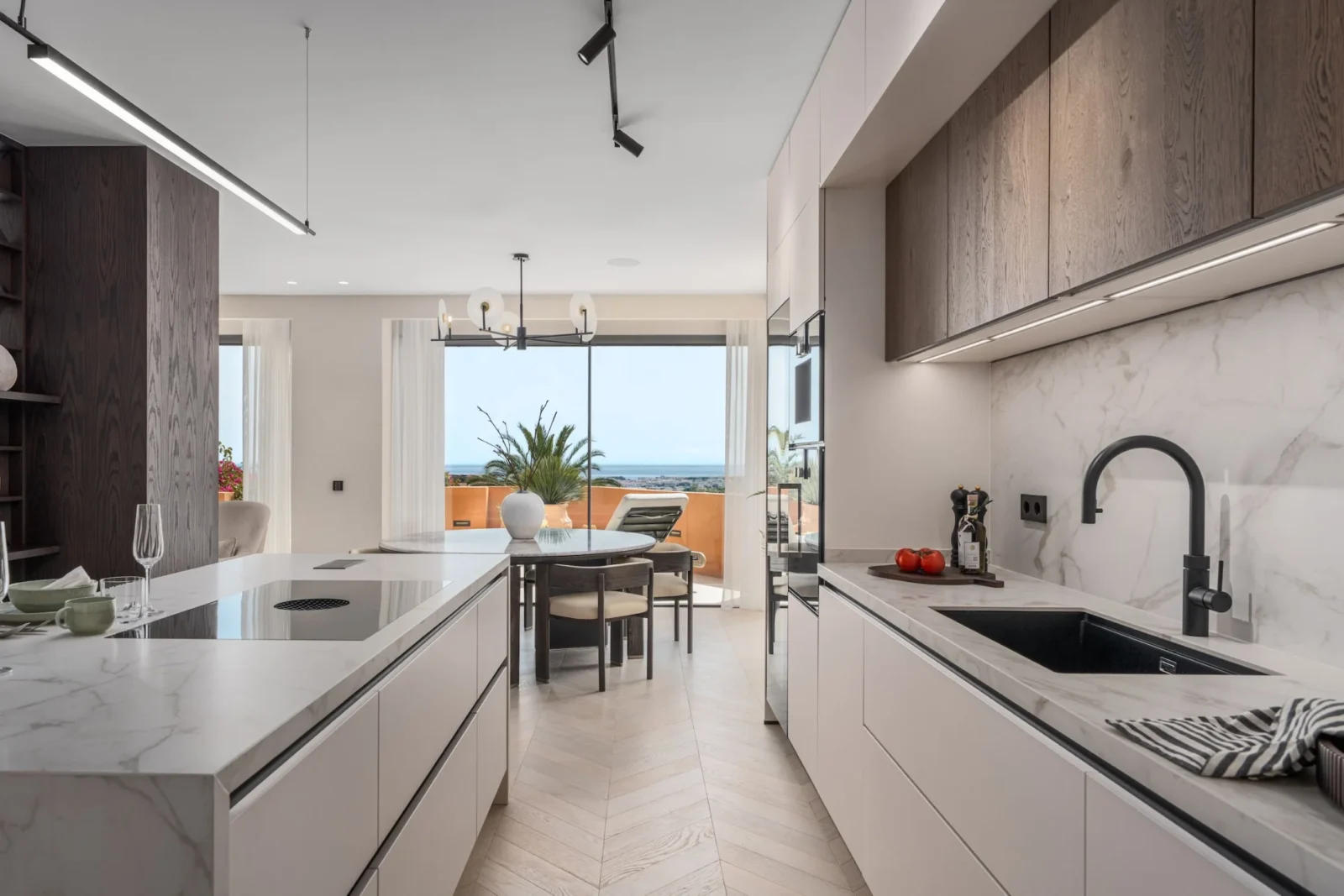 Elegant 4-Bedroom Apartment with Sea Views in Les Belvederes, Nueva Andalucía – photo 5