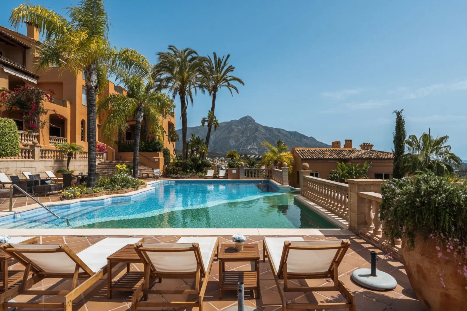 Elegant 4-Bedroom Apartment with Sea Views in Les Belvederes, Nueva Andalucía – photo 26