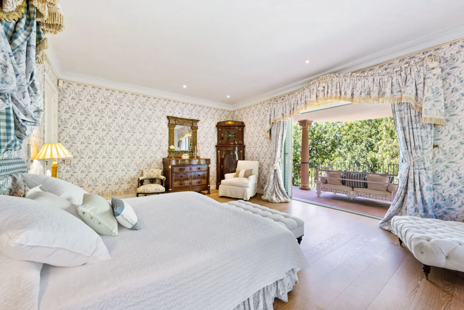 Private Estate with Development Potential in Los Picos, Marbella Golden Mile – photo 12