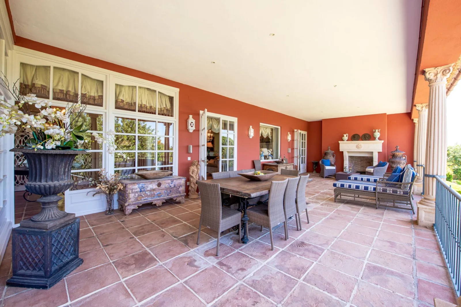 Private Estate with Development Potential in Los Picos, Marbella Golden Mile – photo 22