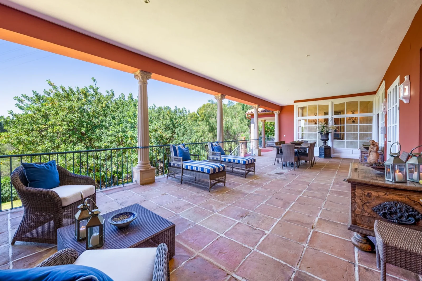 Private Estate with Development Potential in Los Picos, Marbella Golden Mile – photo 23