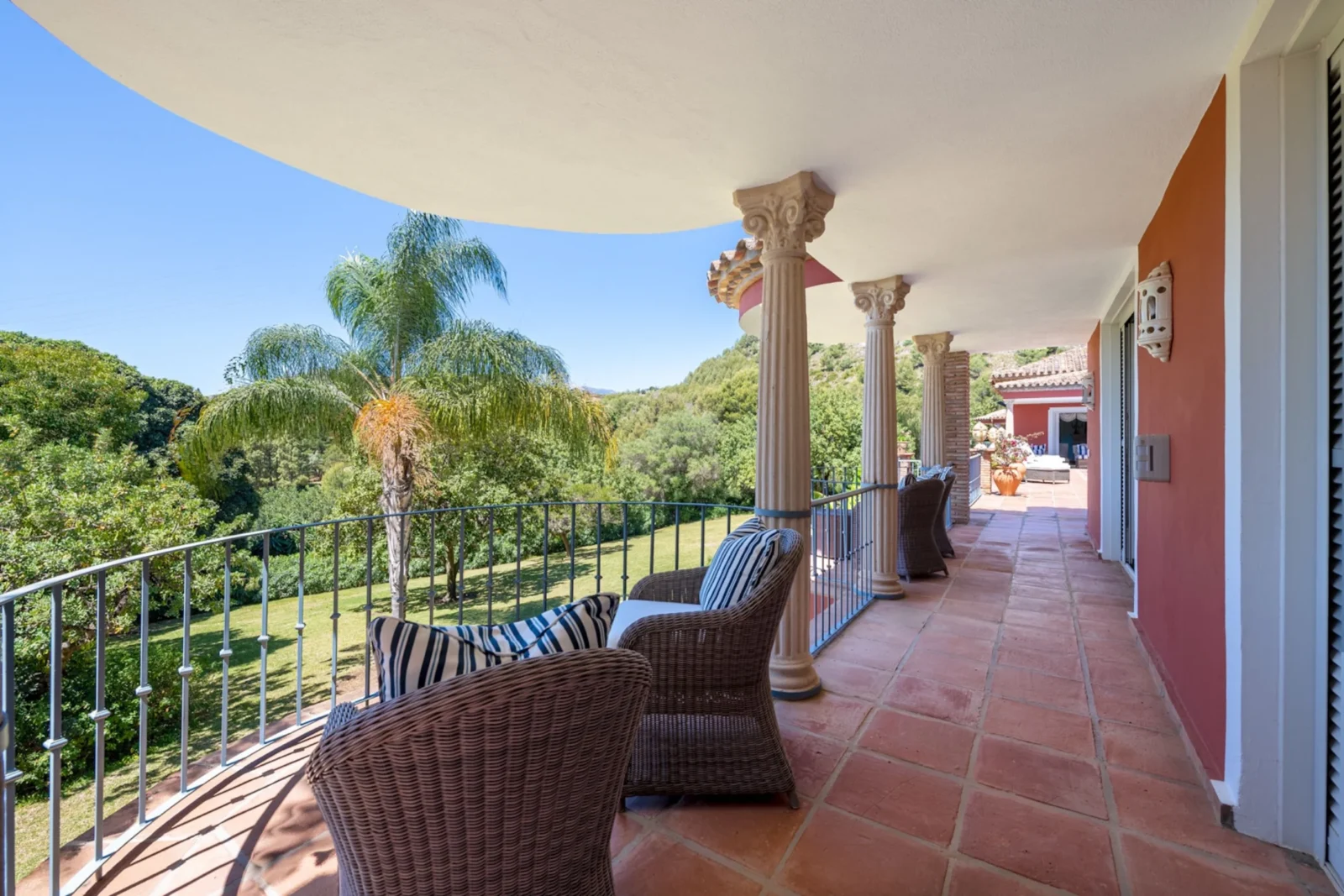 Private Estate with Development Potential in Los Picos, Marbella Golden Mile – photo 20