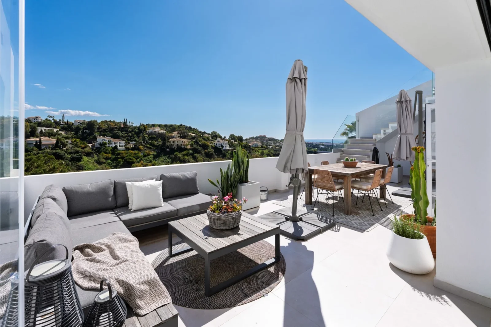 Penthouse with Panoramic Sea & Mountain Views for Sale in La Quinta, Marbella – photo 23