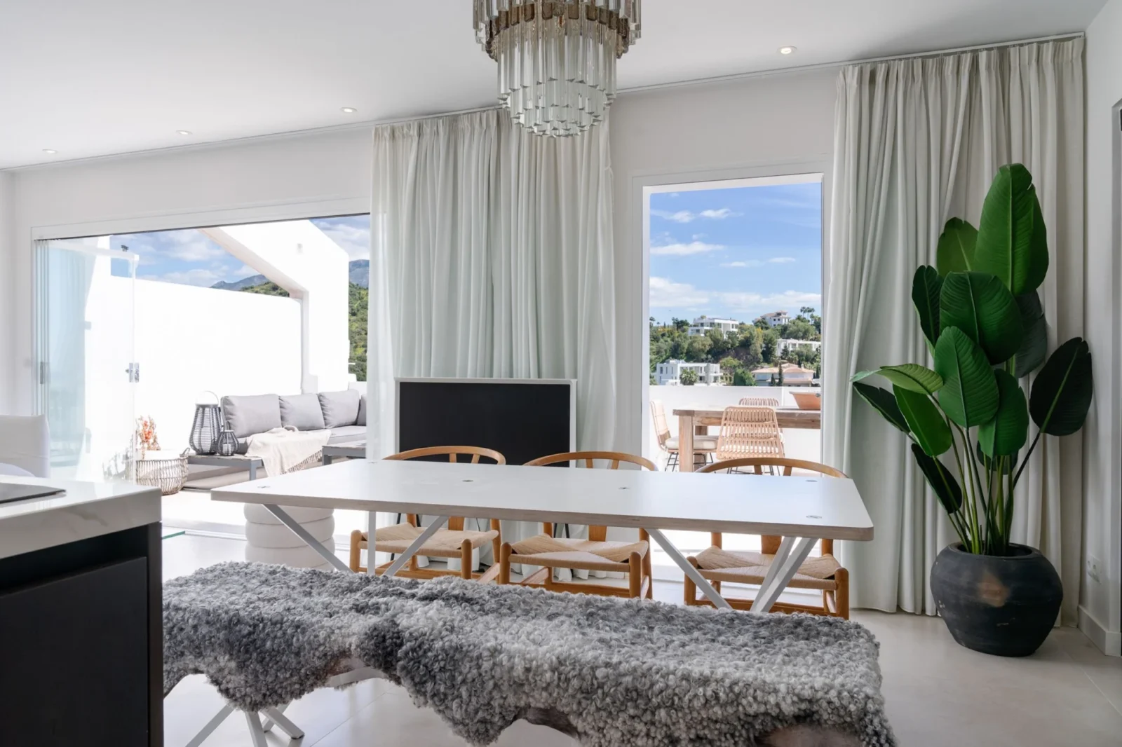 Penthouse with Panoramic Sea & Mountain Views for Sale in La Quinta, Marbella – photo 12