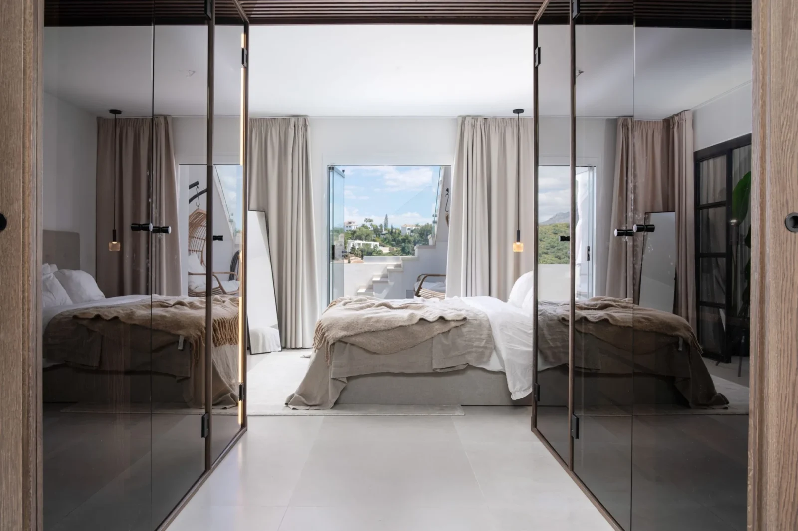 Penthouse with Panoramic Sea & Mountain Views for Sale in La Quinta, Marbella – photo 15