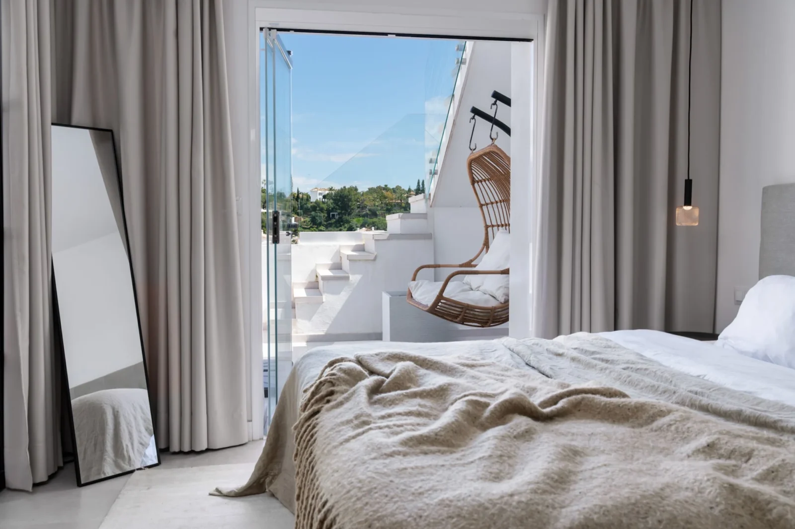 Penthouse with Panoramic Sea & Mountain Views for Sale in La Quinta, Marbella – photo 21