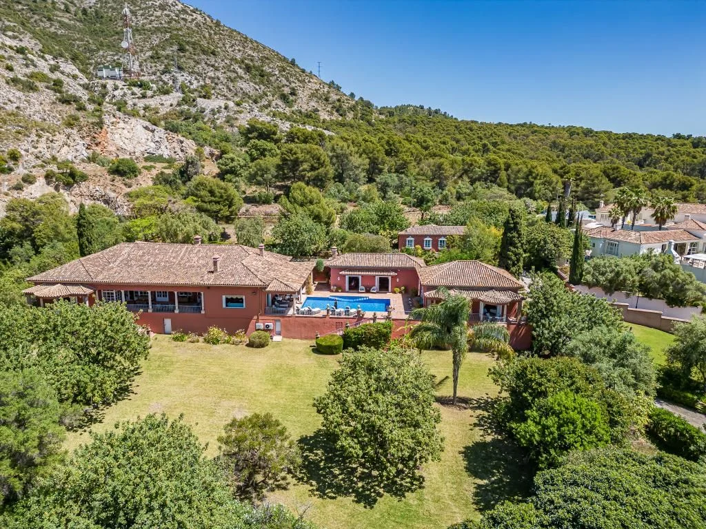 Private Estate with Development Potential in Los Picos, Marbella Golden Mile