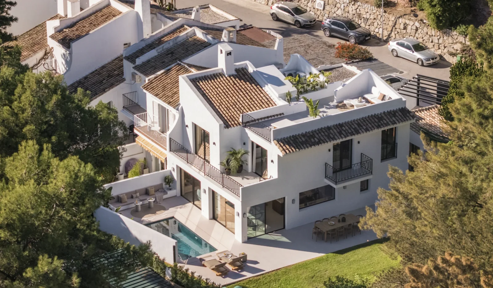 Luxury 5-Bedroom Golf-Front Villa “Nami” for Sale in Nueva Andalucía – photo 2