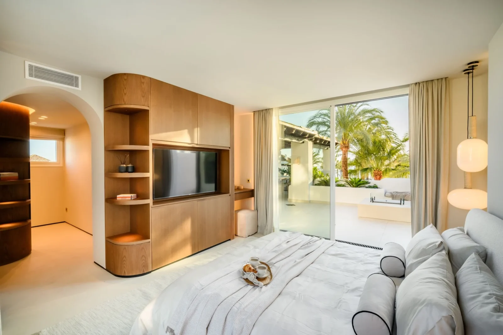 Luxury Sea-View Penthouse Duplex for Sale in Alcazaba Beach, Estepona – photo 22
