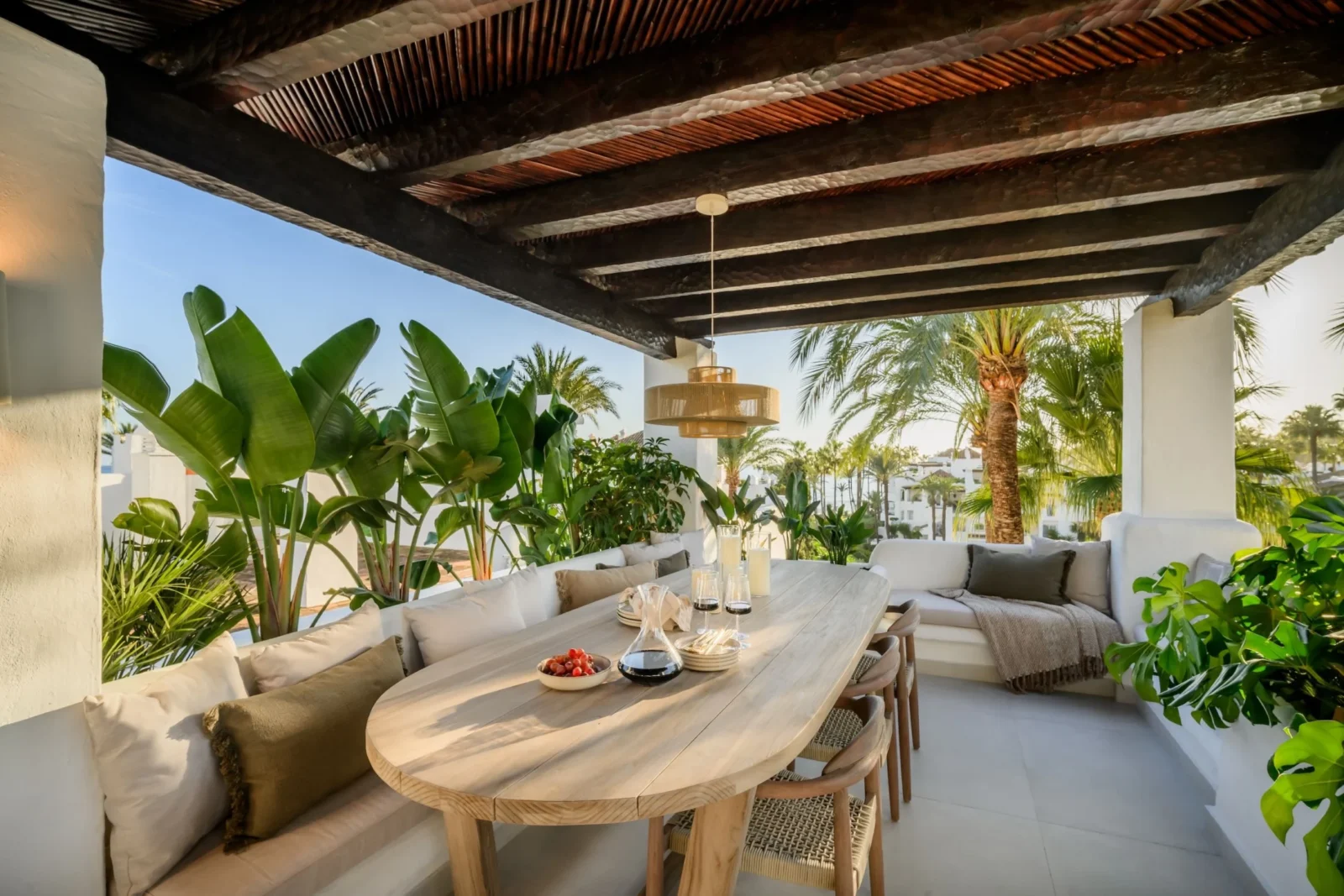 Luxury Sea-View Penthouse Duplex for Sale in Alcazaba Beach, Estepona – photo 3