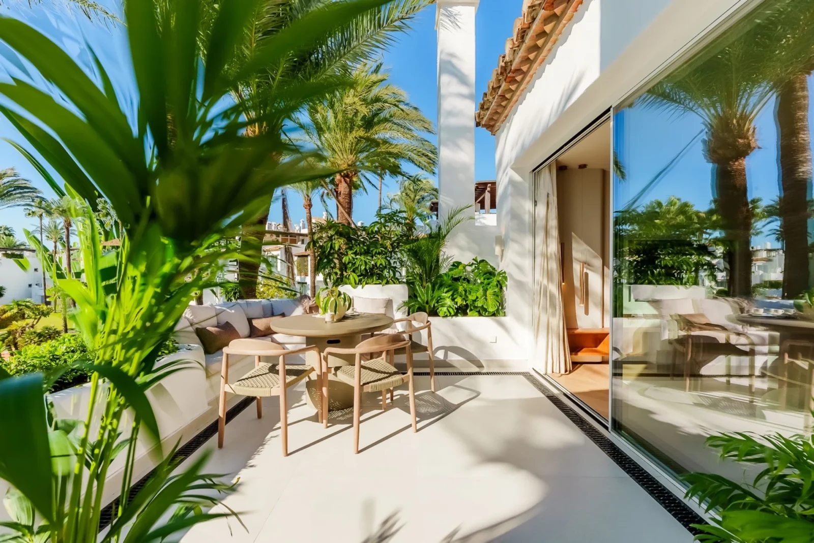 Luxury Sea-View Penthouse Duplex for Sale in Alcazaba Beach, Estepona – photo 17