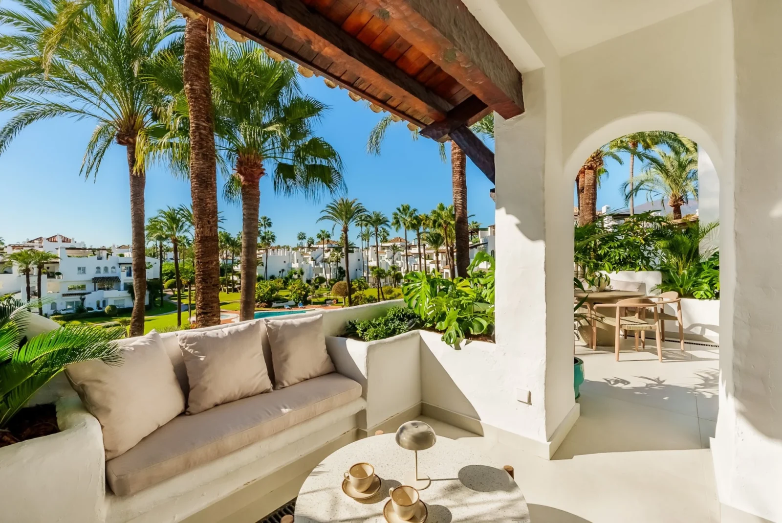 Luxury Sea-View Penthouse Duplex for Sale in Alcazaba Beach, Estepona – photo 7