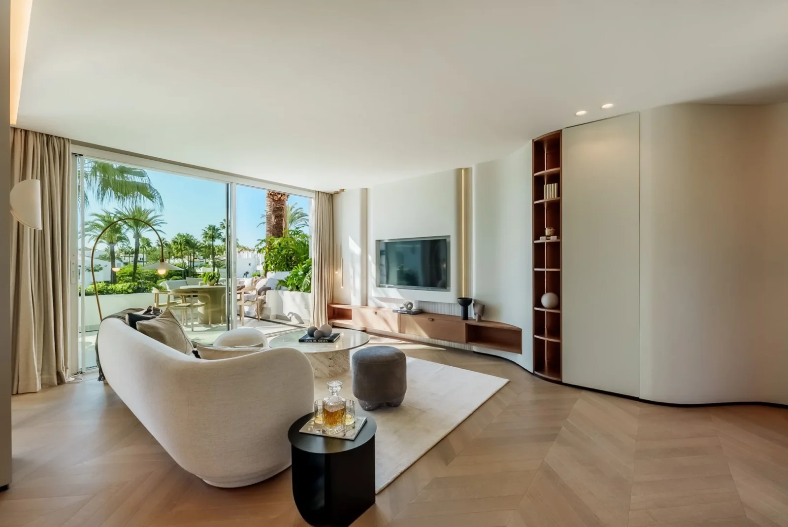 Luxury Sea-View Penthouse Duplex for Sale in Alcazaba Beach, Estepona – photo 30