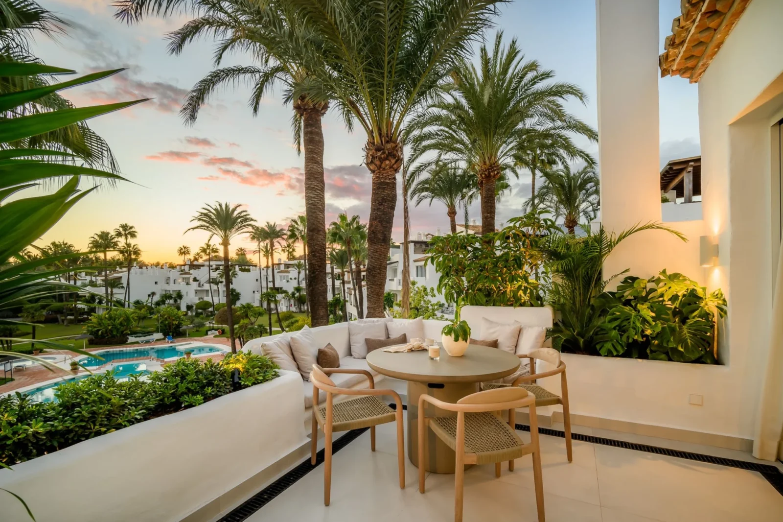 Luxury Sea-View Penthouse Duplex for Sale in Alcazaba Beach, Estepona – photo 10