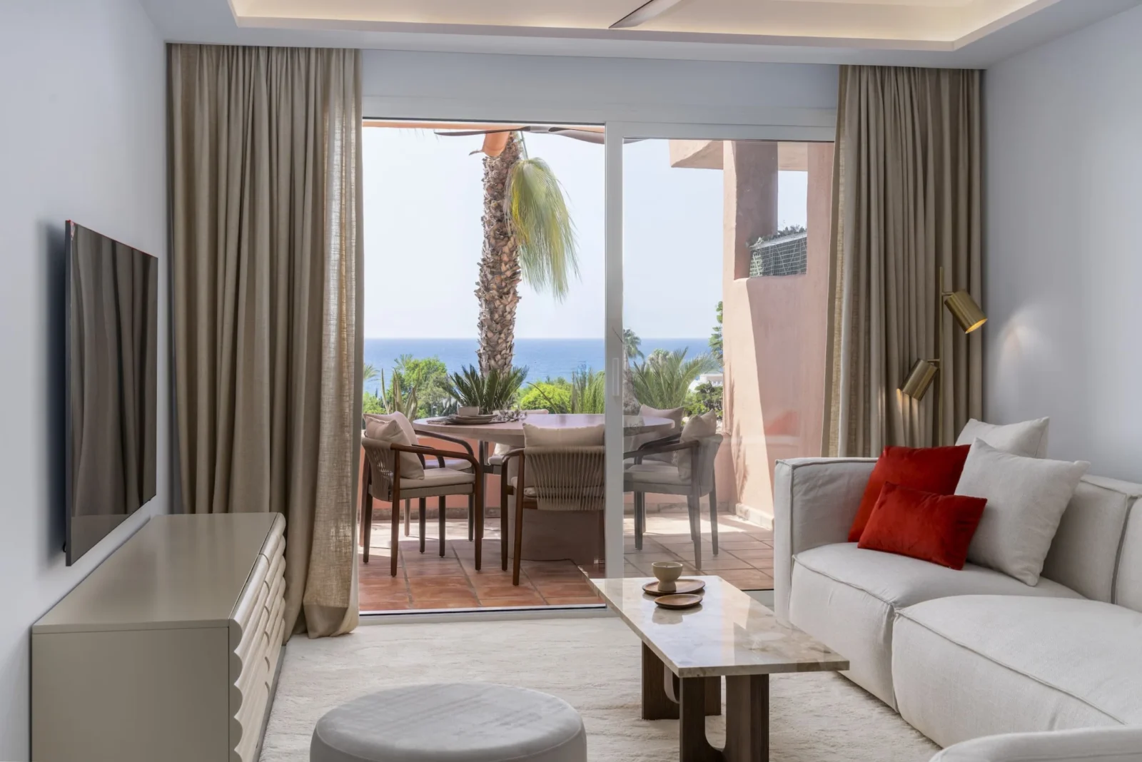 Luxury Sea View Apartment on Marbella’s Golden Mile, 300m from the Beach – photo 10