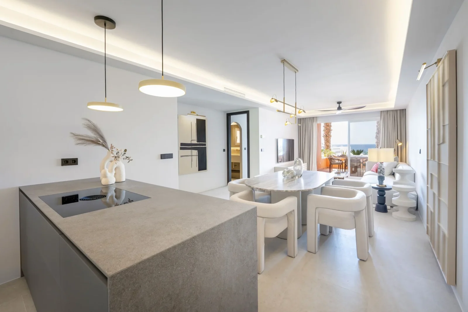 Luxury Sea View Apartment on Marbella’s Golden Mile, 300m from the Beach – photo 8