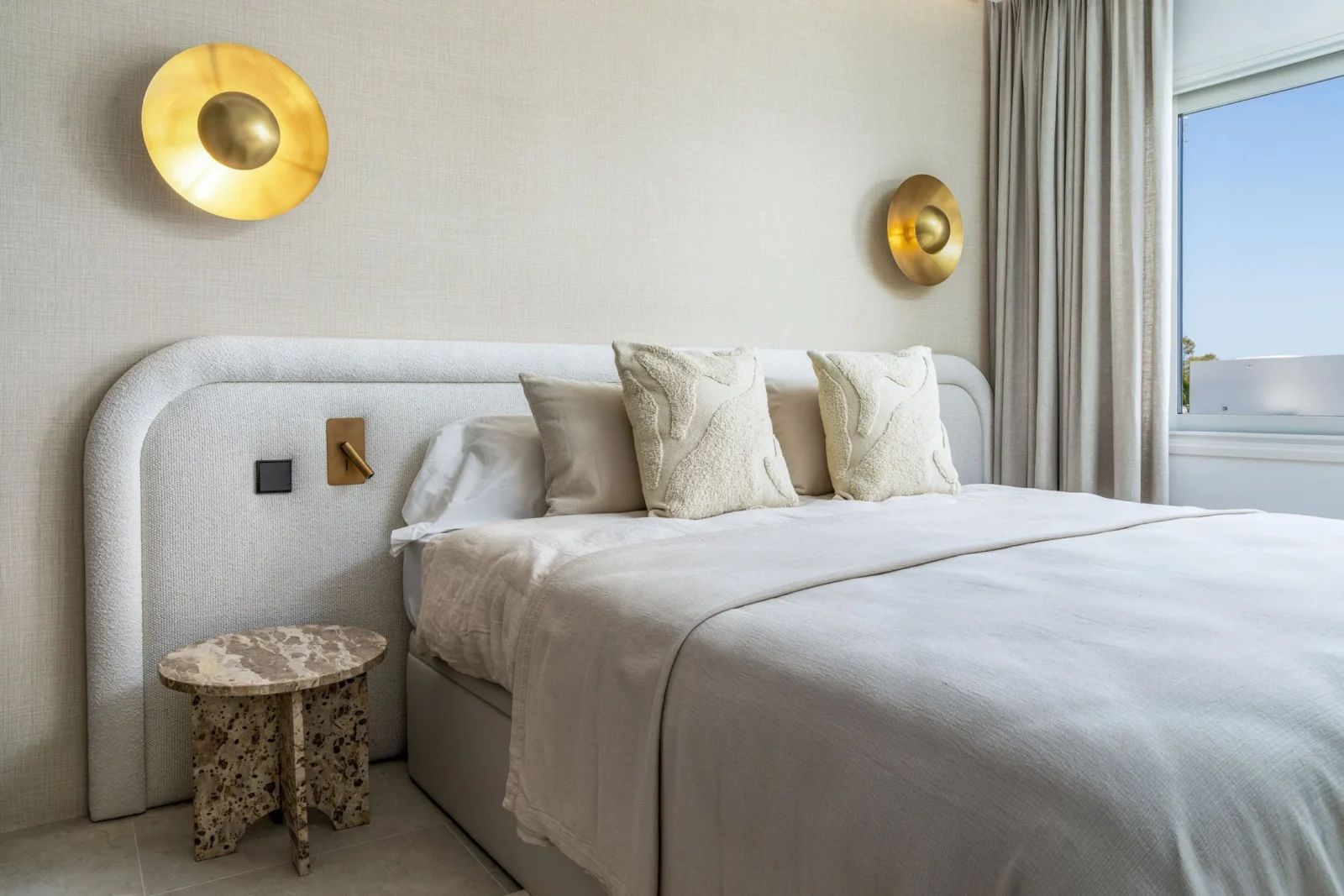 Luxury Sea View Apartment on Marbella’s Golden Mile, 300m from the Beach – photo 12