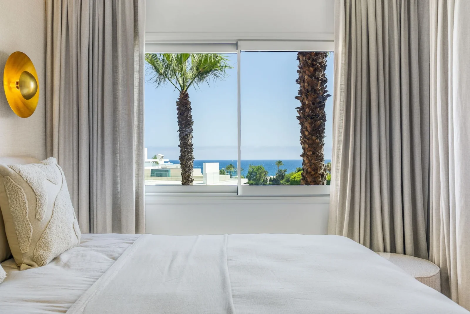 Luxury Sea View Apartment on Marbella’s Golden Mile, 300m from the Beach – photo 13