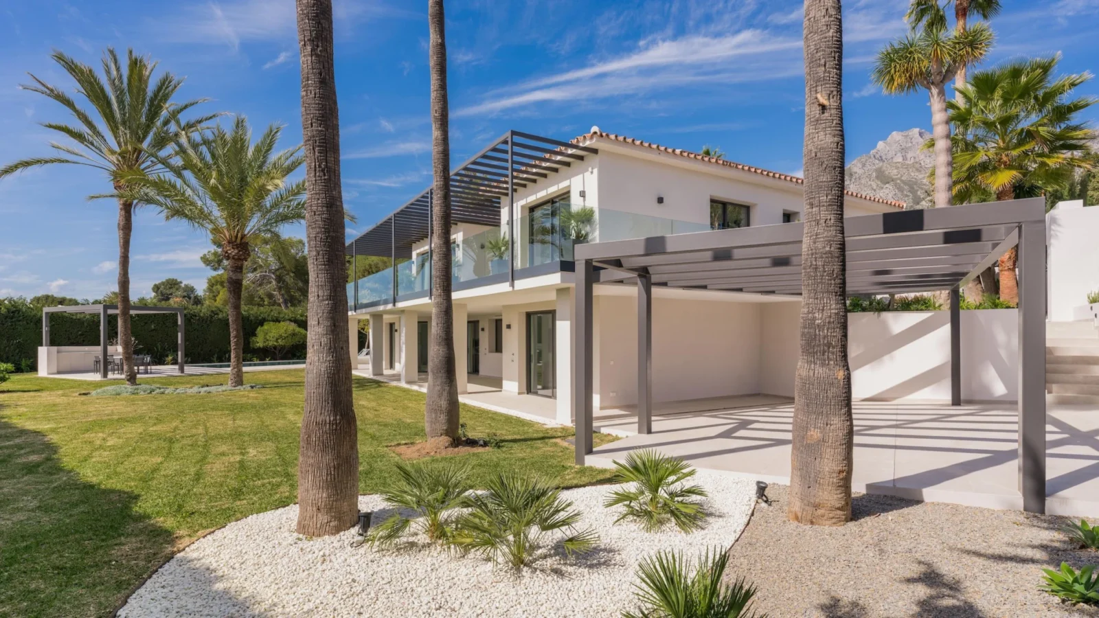 Eco-Luxury Villa with Panoramic Sea & Mountain Views in Prestigious Nagüeles, Marbella – photo 32