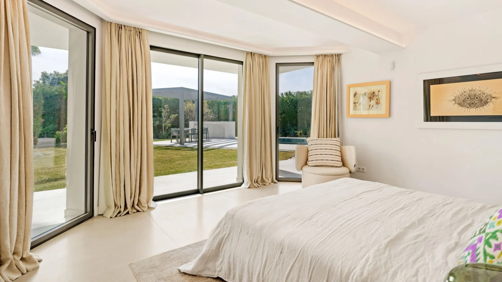 Eco-Luxury Villa with Panoramic Sea & Mountain Views in Prestigious Nagüeles, Marbella – photo 8
