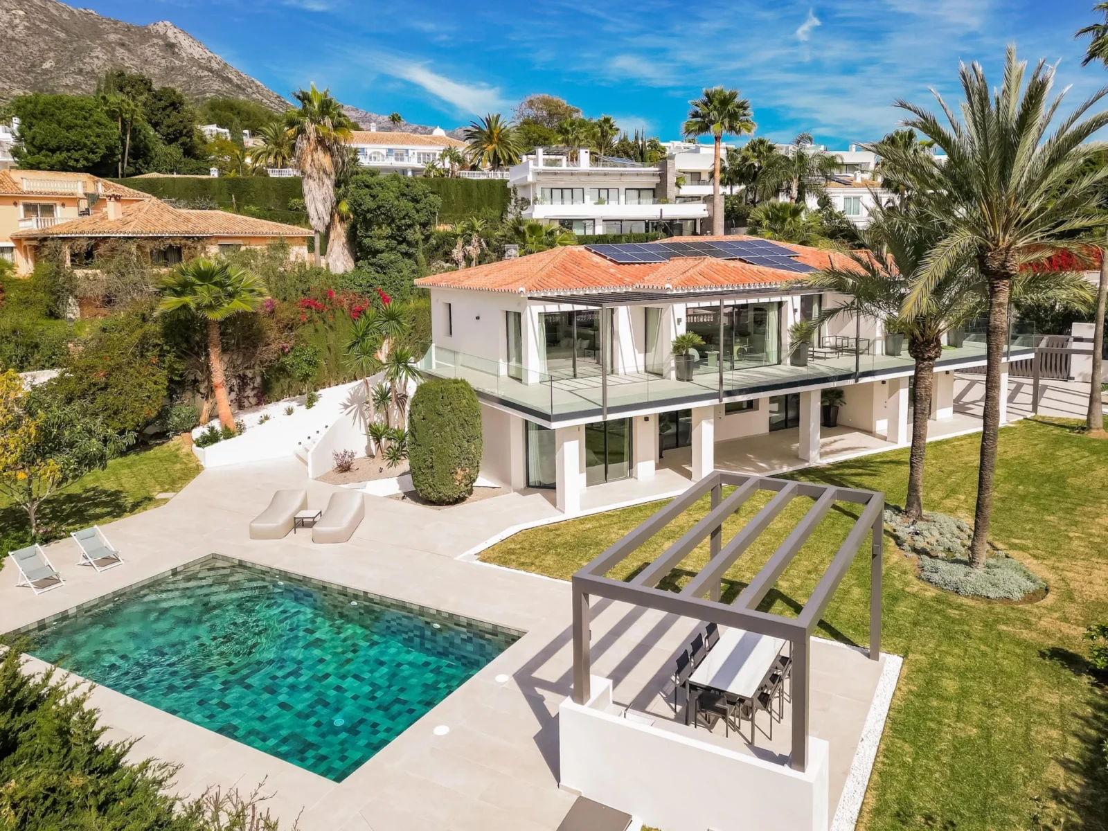 Eco-Luxury Villa with Panoramic Sea & Mountain Views in Prestigious Nagüeles, Marbella – photo 2