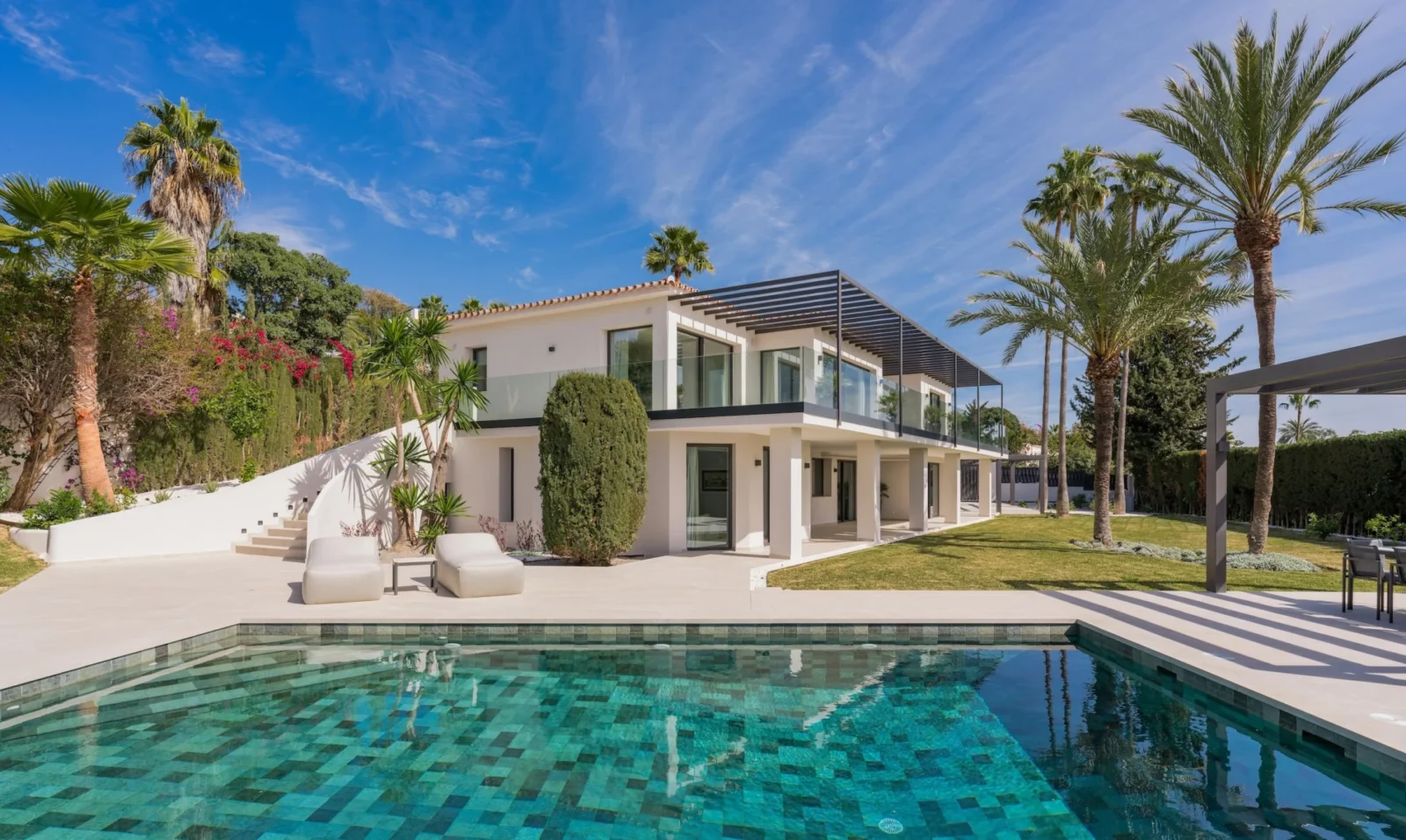 Eco-Luxury Villa with Panoramic Sea & Mountain Views in Prestigious Nagüeles, Marbella – photo 23