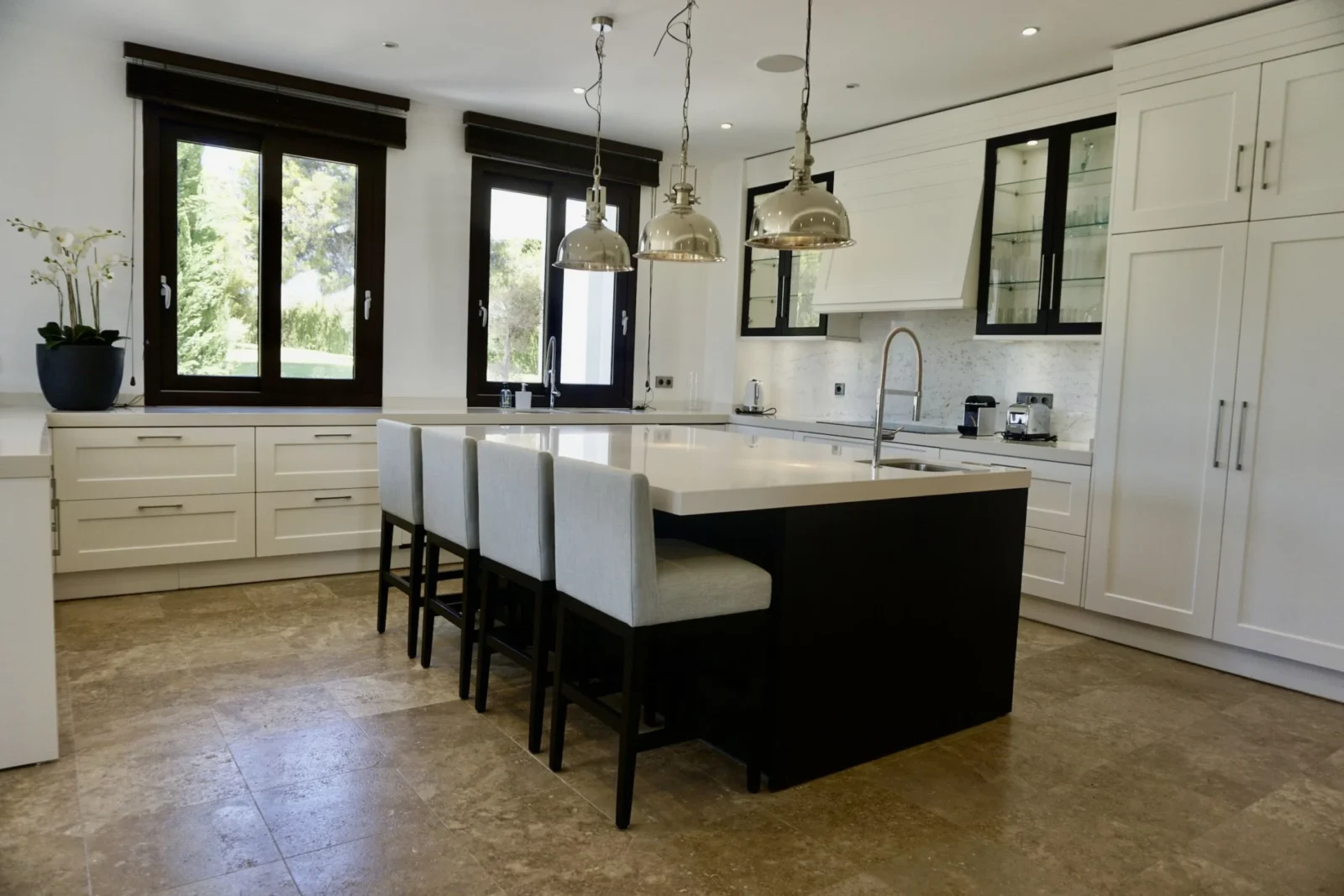 Modern Mansion on Expansive Private Plot Near Guadalmina Alta, Marbella – photo 5
